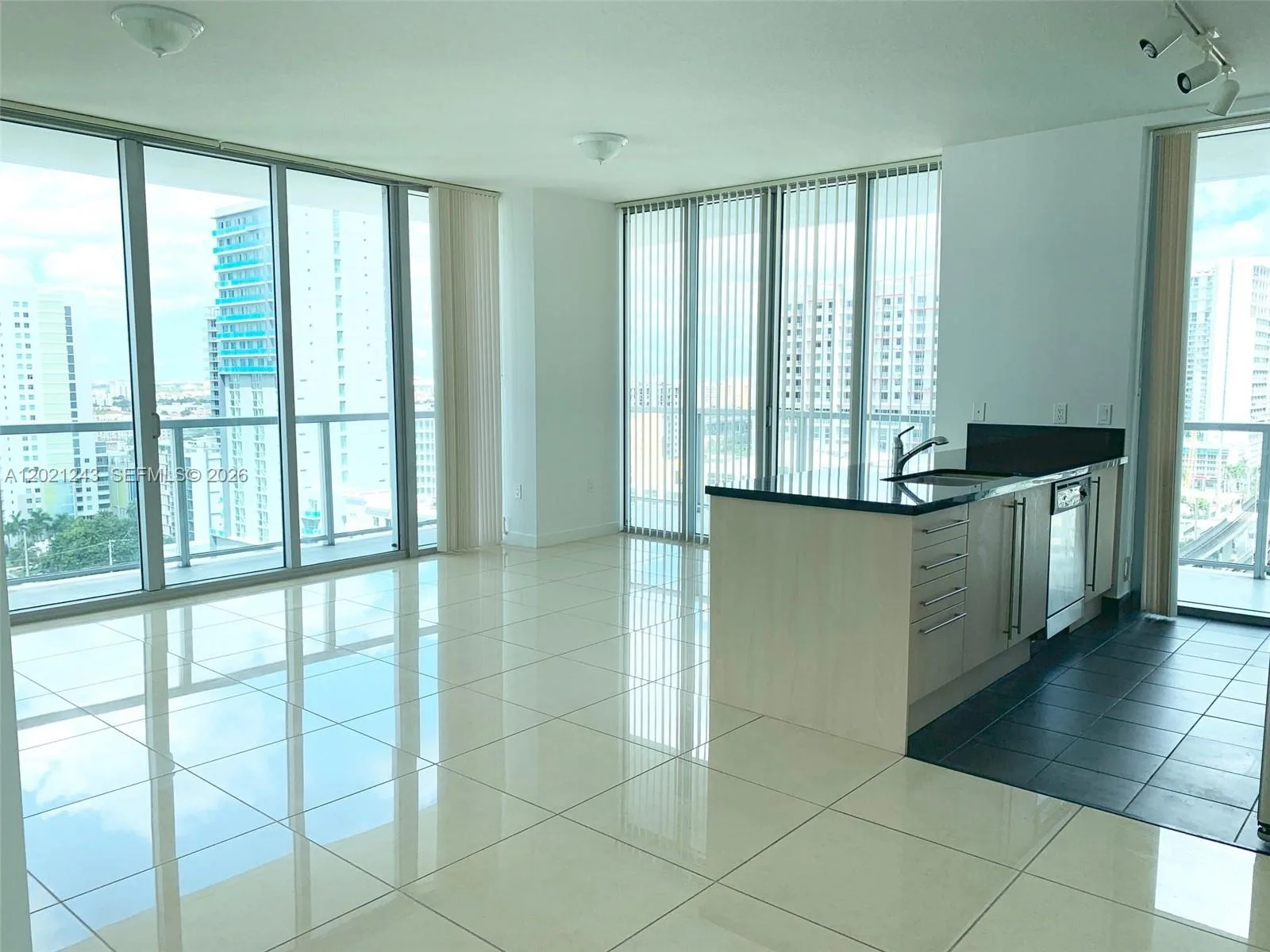 79 SW 12 ST # 2012-S, Miami, FL 33130 photo 2