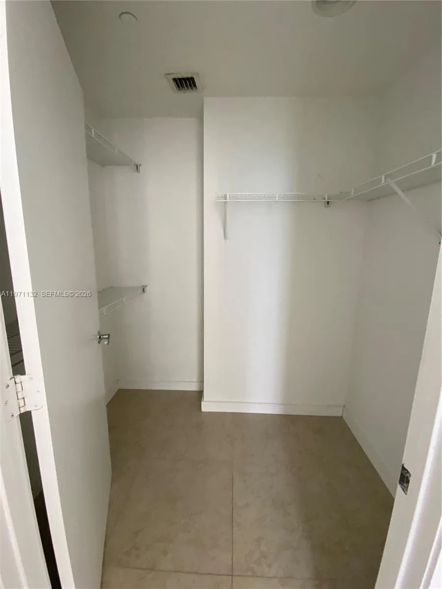 1060 Brickell Ave # 3105, Miami, FL 33131 photo 7