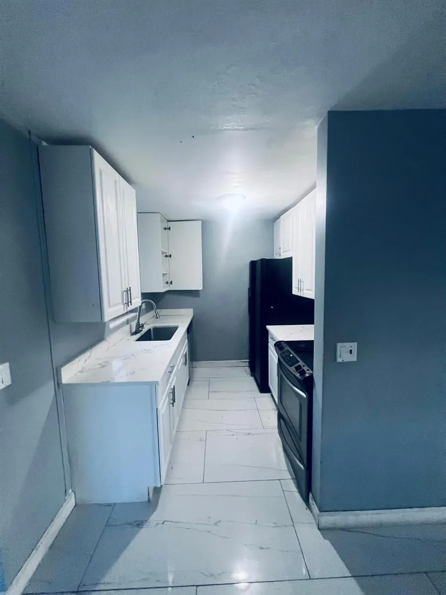 938 Sarazen Drive, West Palm Beach, FL 33413 photo 4
