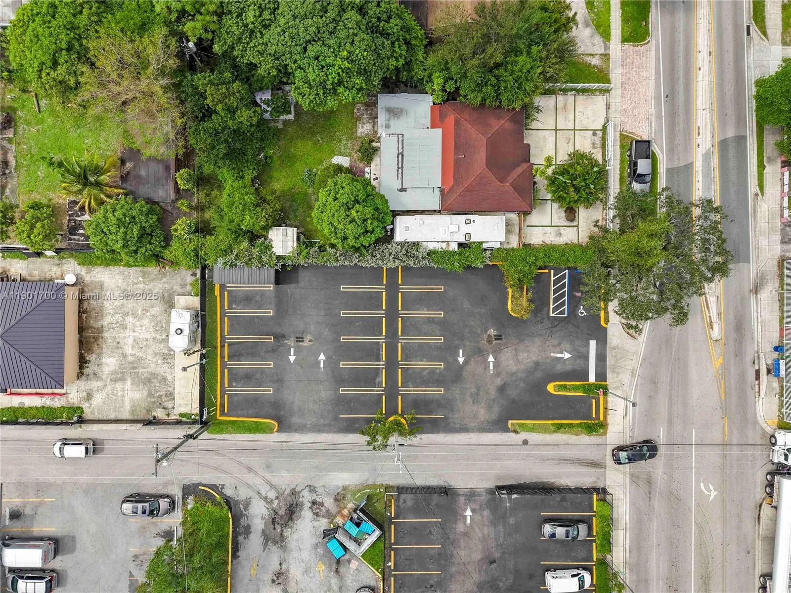 720 NW 125th St, North Miami, FL 33168 photo 2