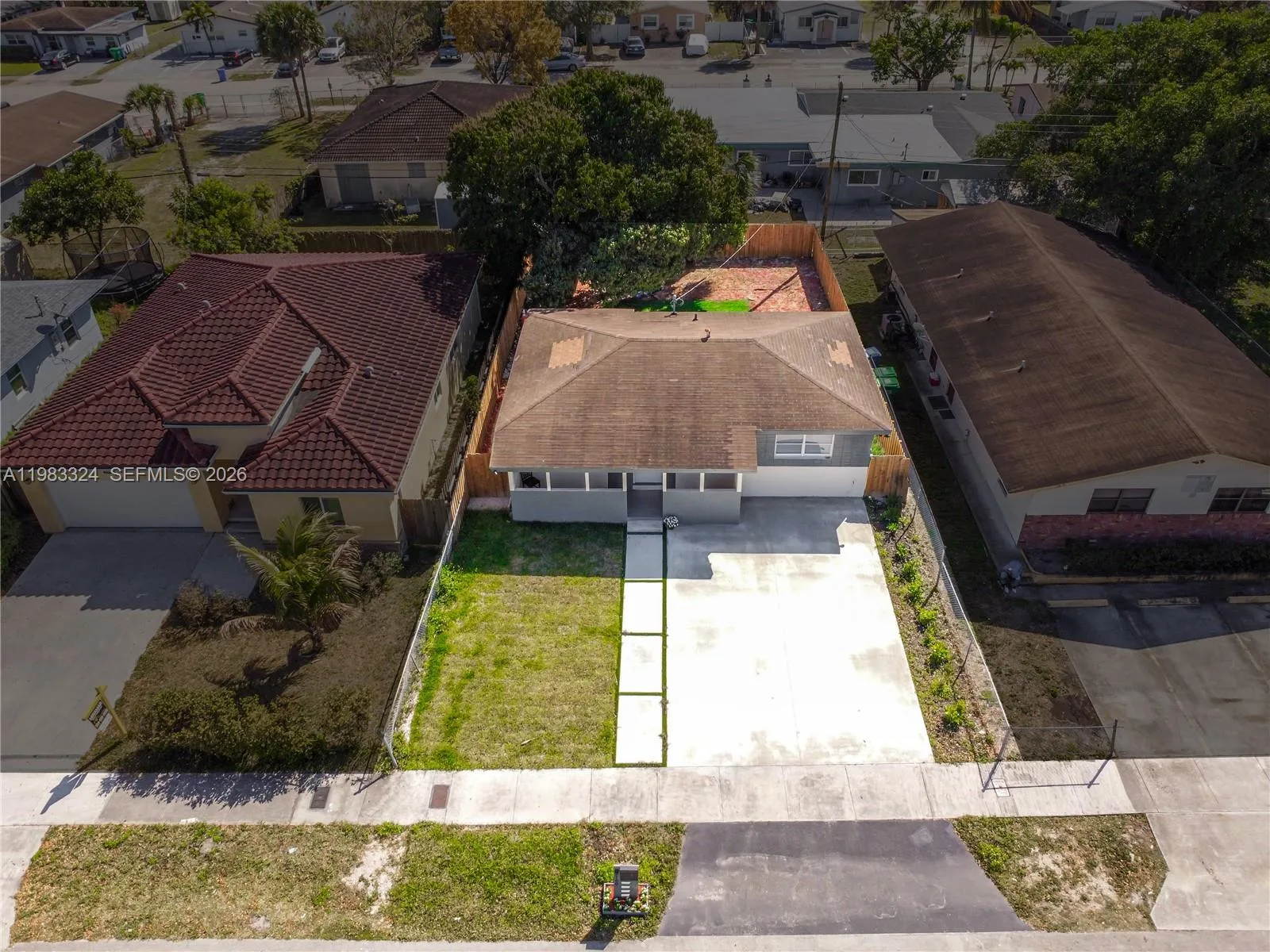 2760 NW 13th Ct, Fort Lauderdale, FL 33311 photo 2