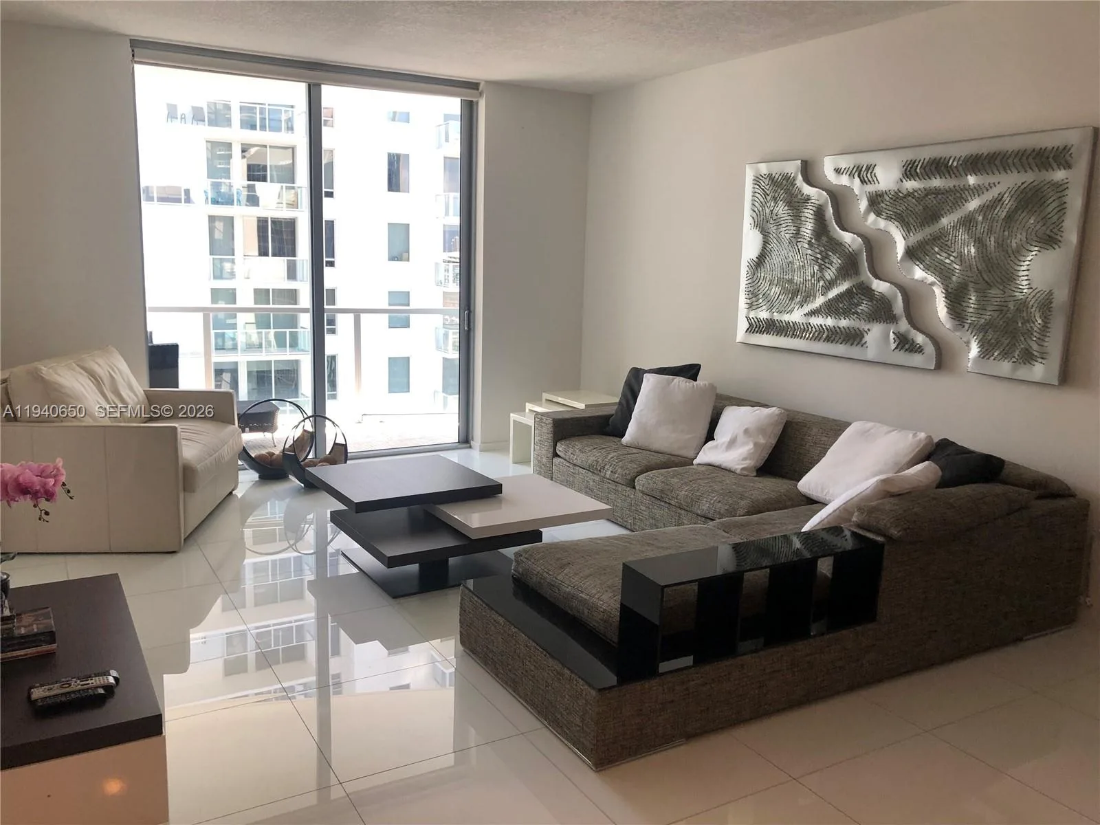 1060 Brickell Ave # 1915, Miami, FL 33131