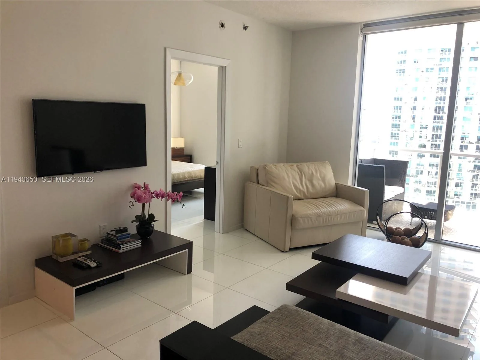 1060 Brickell Ave # 1915, Miami, FL 33131 photo 2