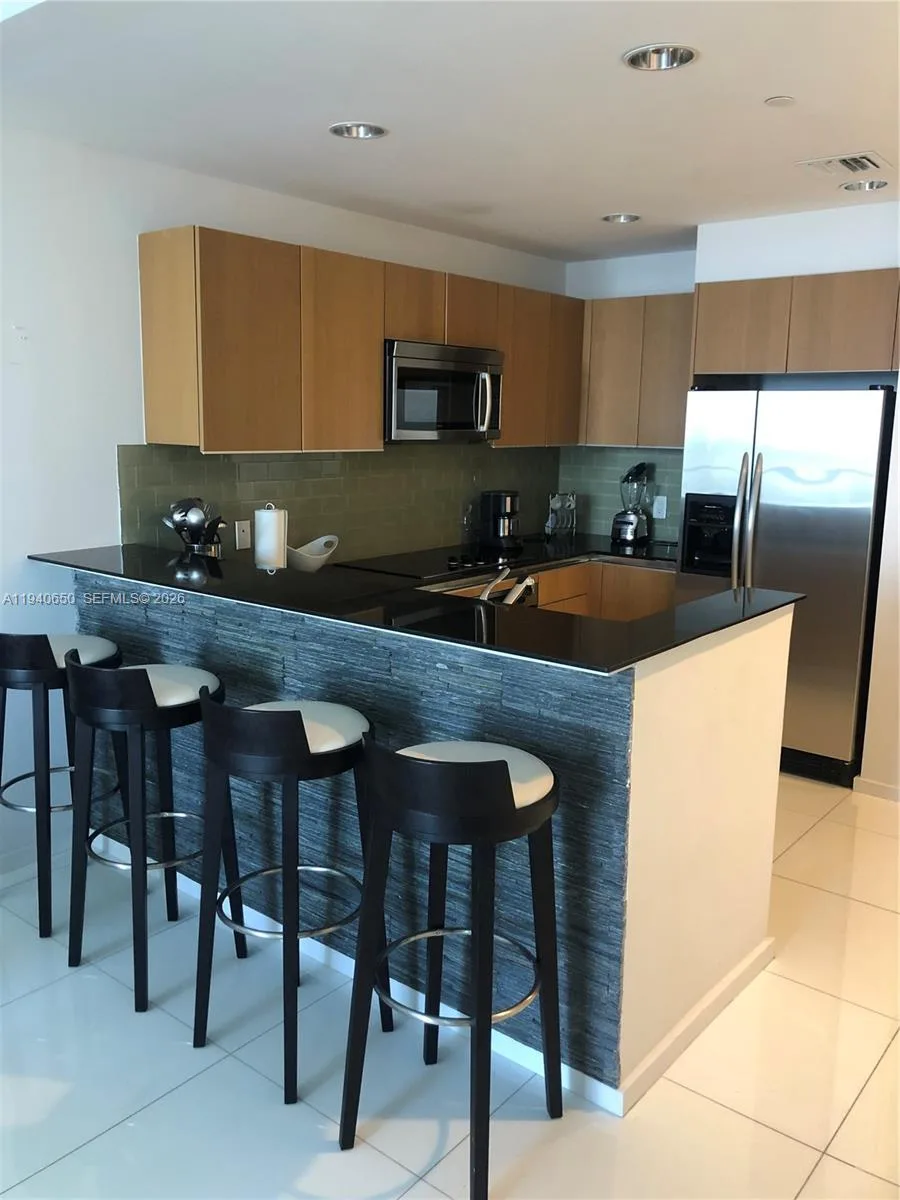 1060 Brickell Ave # 1915, Miami, FL 33131 photo 3