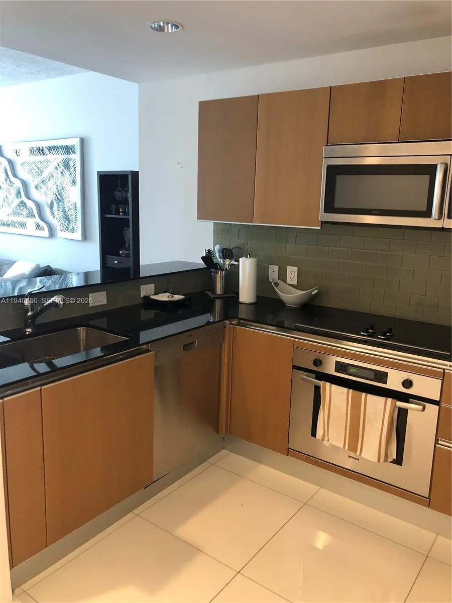 1060 Brickell Ave # 1915, Miami, FL 33131 photo 4