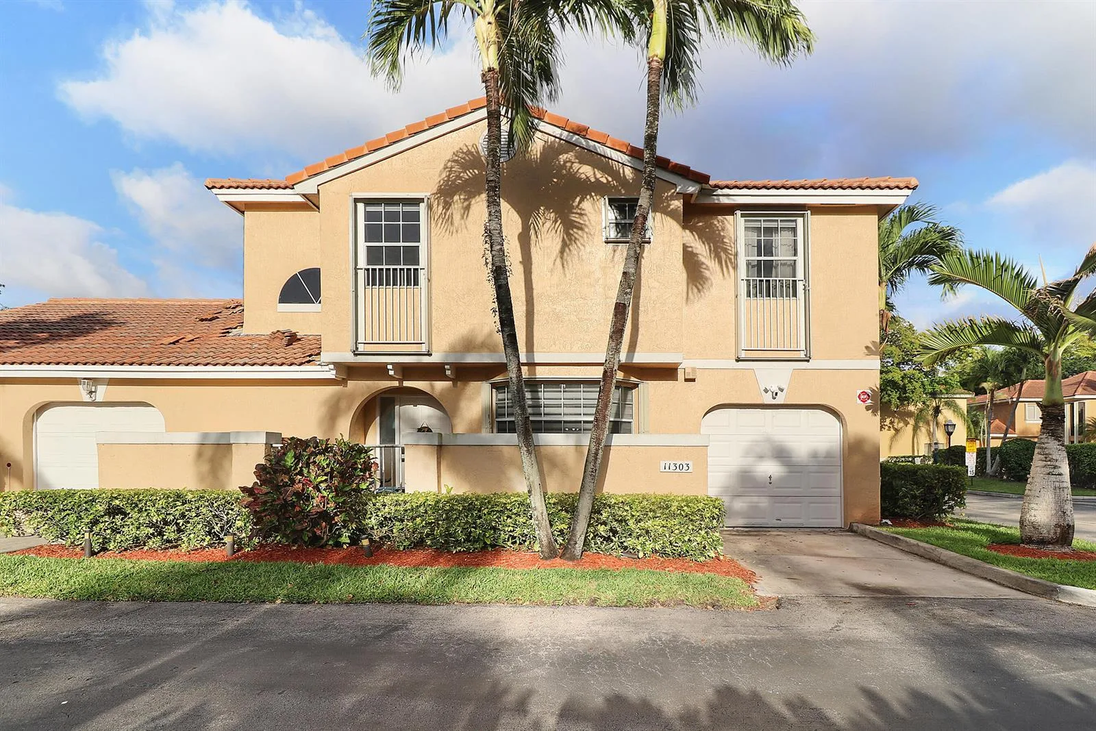 11303 Lakeview Drive # 8-m, Coral Springs, FL 33071