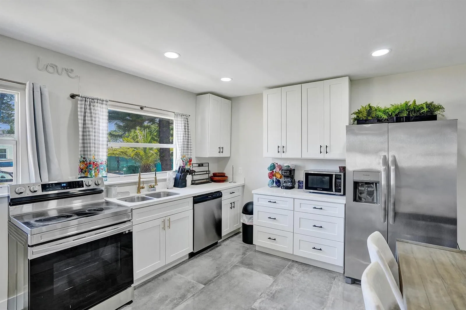 8047 NW 1st Place, Miami, FL 33150 photo 11