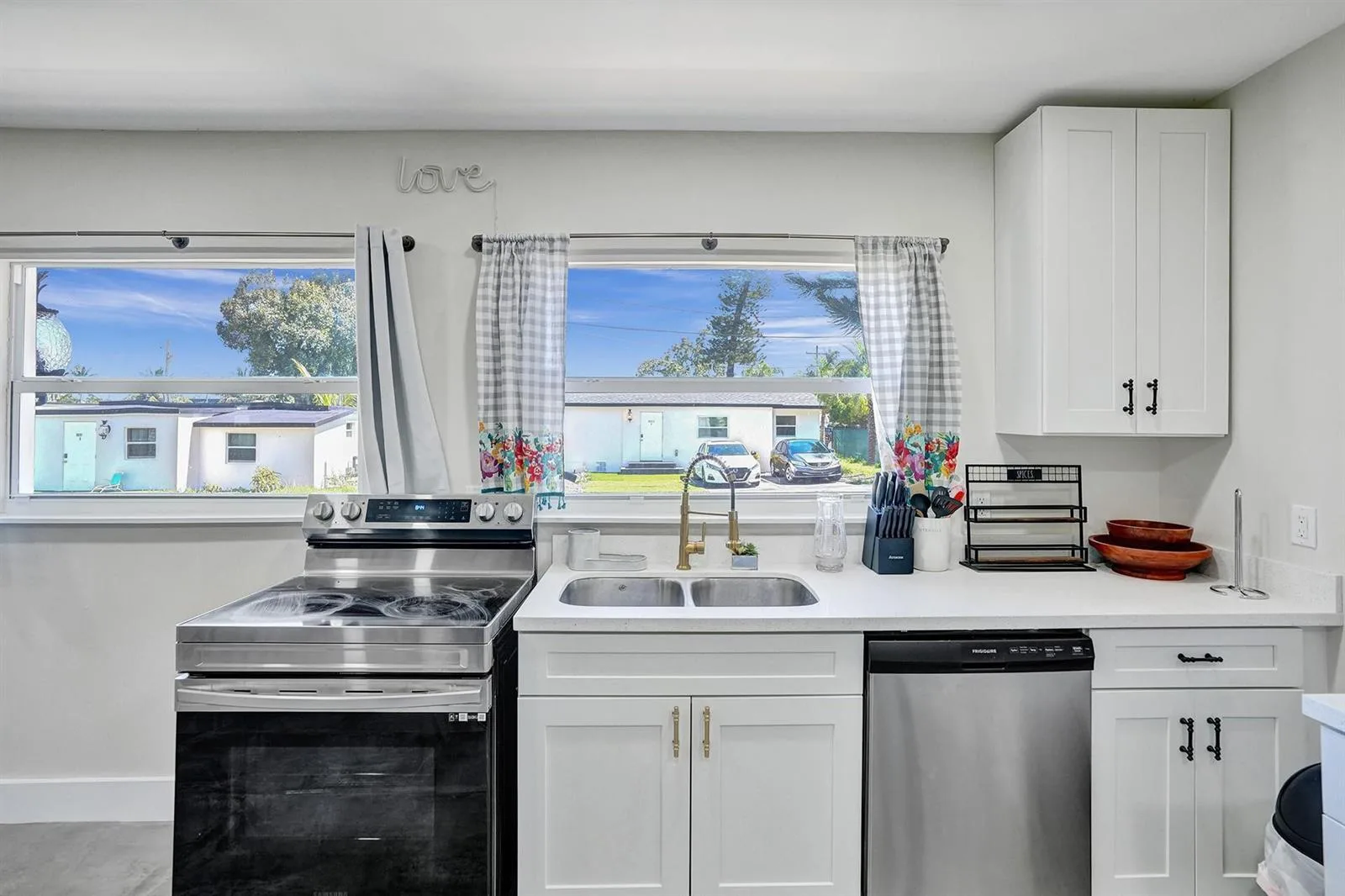 8047 NW 1st Place, Miami, FL 33150 photo 12