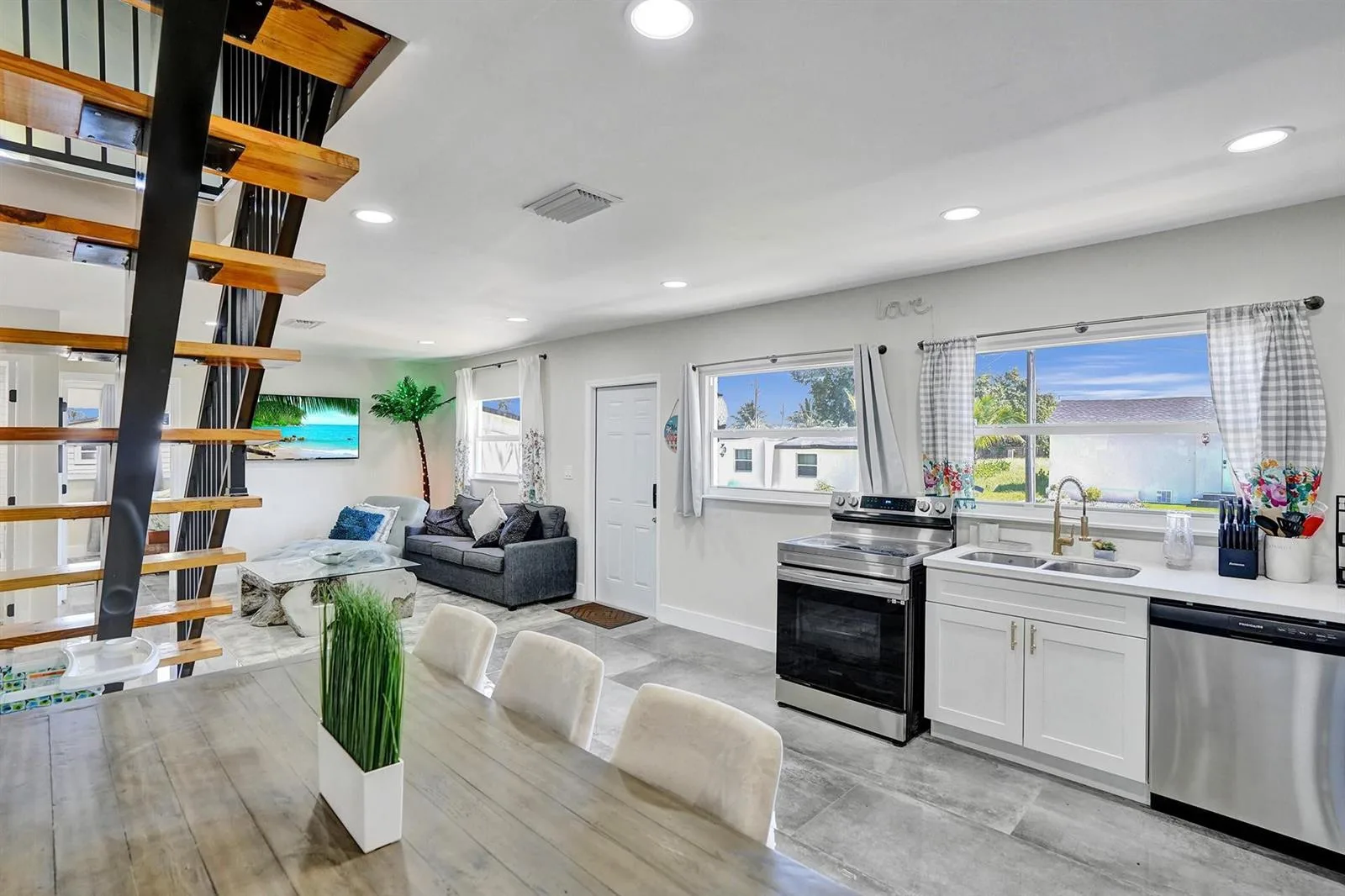 8047 NW 1st Place, Miami, FL 33150 photo 13