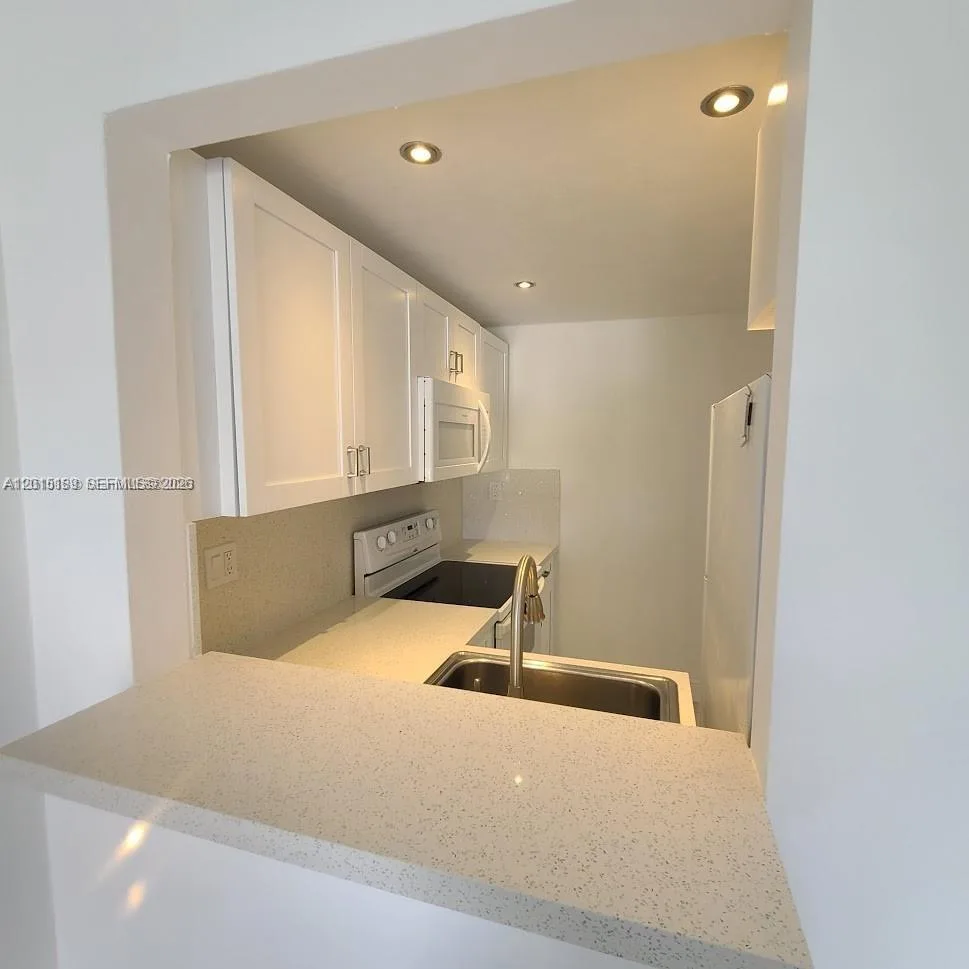 2500 SW 6th St # 303, Miami, FL 33135 photo 4