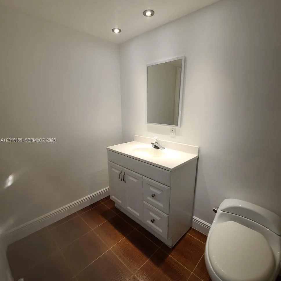 2500 SW 6th St # 303, Miami, FL 33135 photo 5