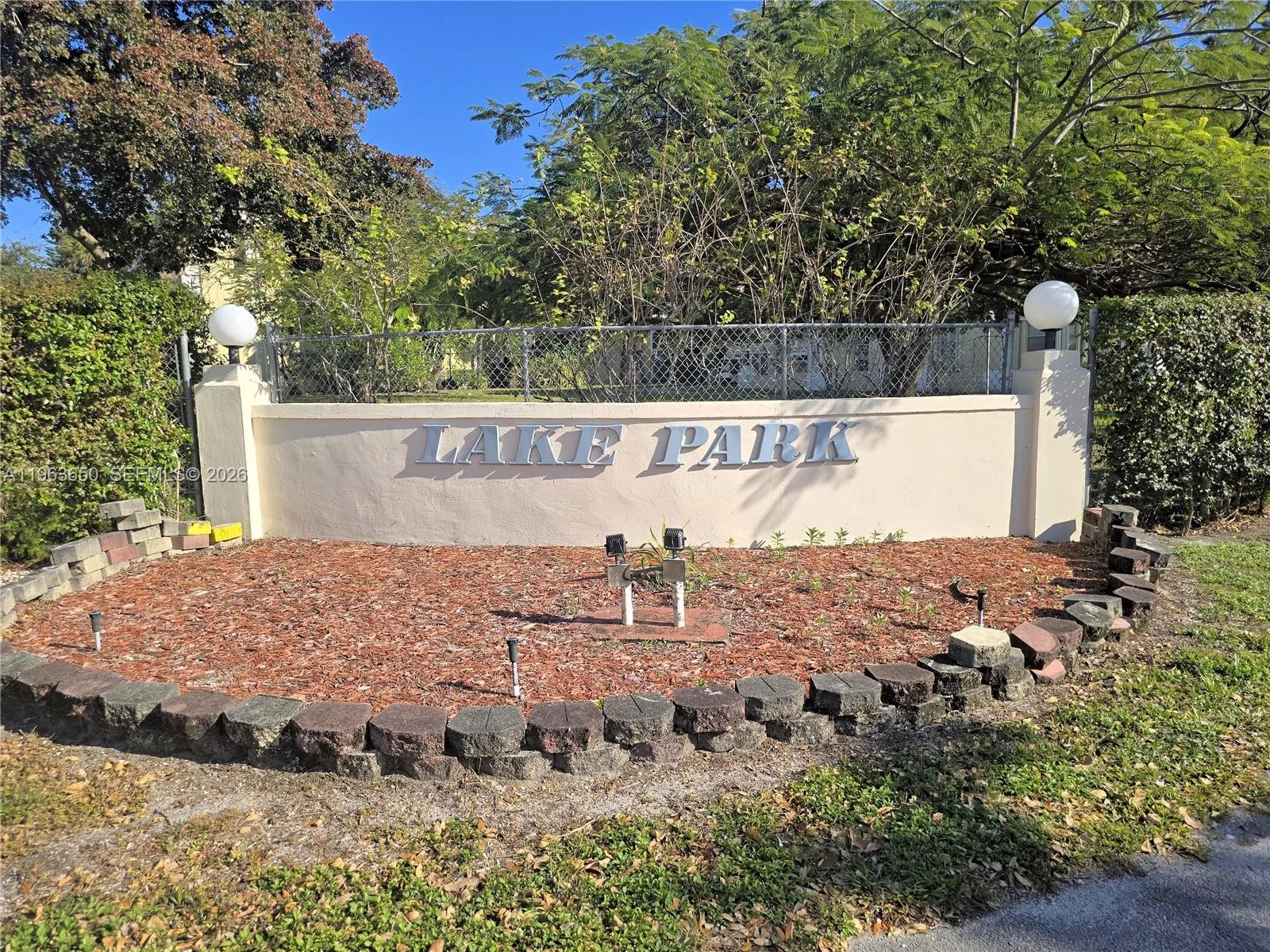 940 NE 199th St # 114, Miami, FL 33179