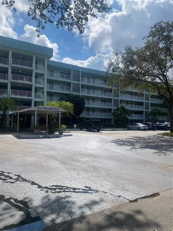 802 Cypress Grove Lane # 408, Pompano Beach, FL 33069