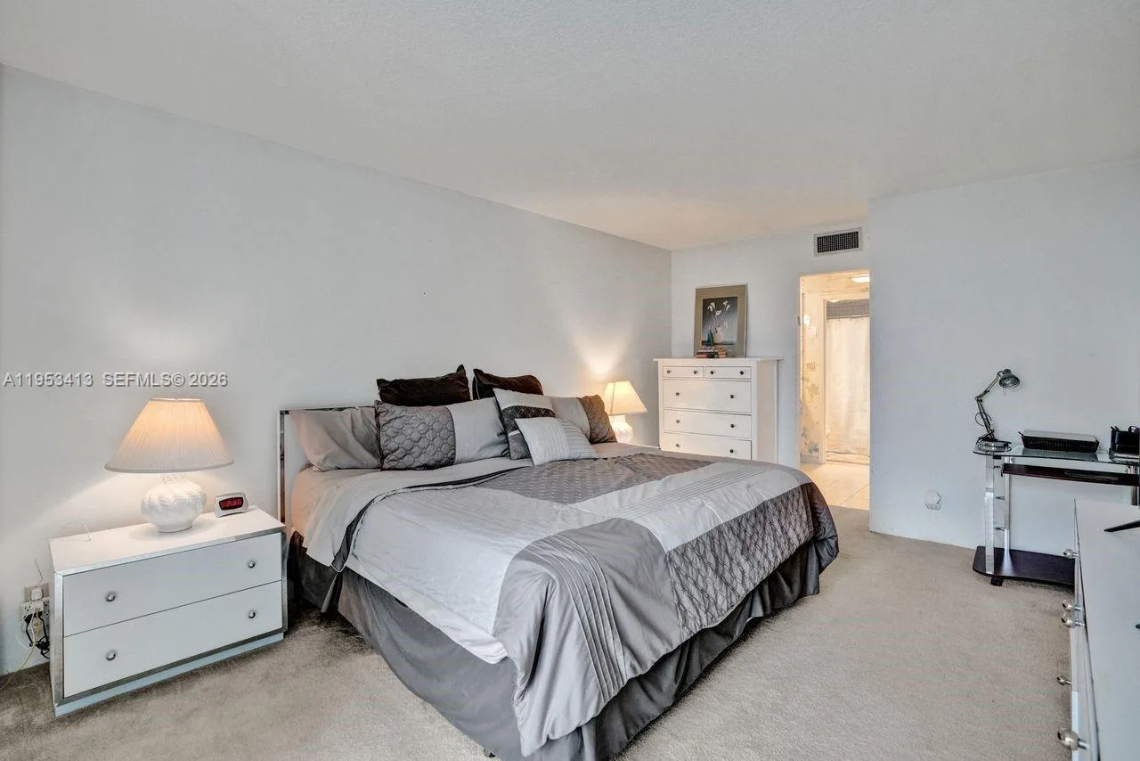 100 Bayview Dr # 1401, Sunny Isles Beach, FL 33160 photo 13