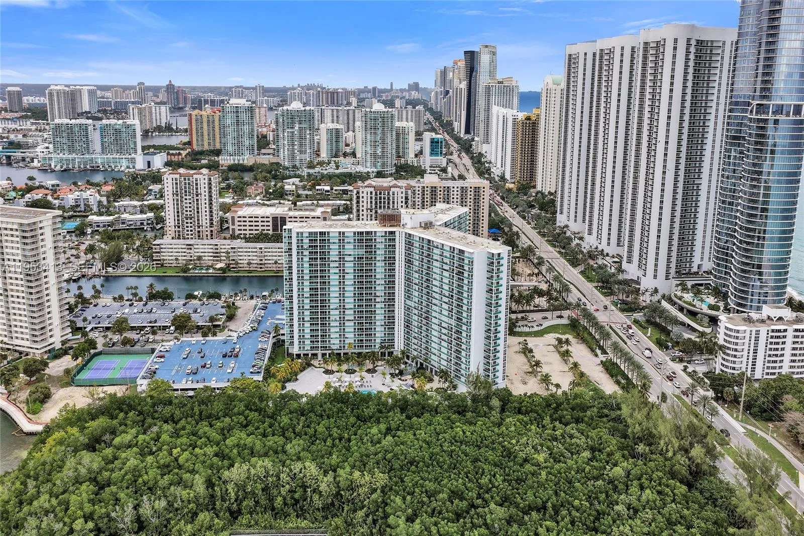 100 Bayview Dr # 1401, Sunny Isles Beach, FL 33160 photo 3