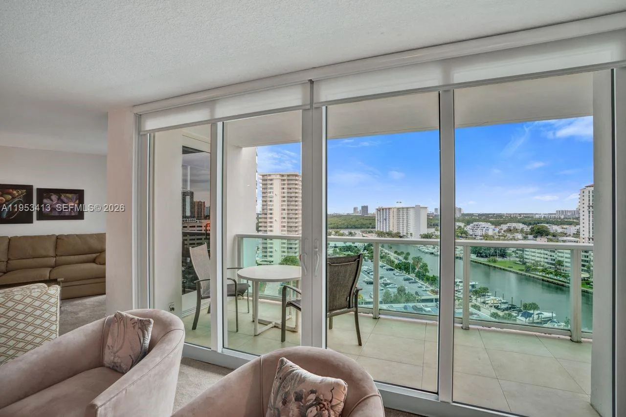 100 Bayview Dr # 1401, Sunny Isles Beach, FL 33160 photo 9