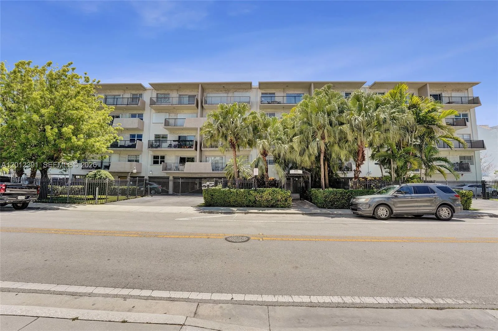 250 181st Dr # 214, Sunny Isles Beach, FL 33160 photo 3