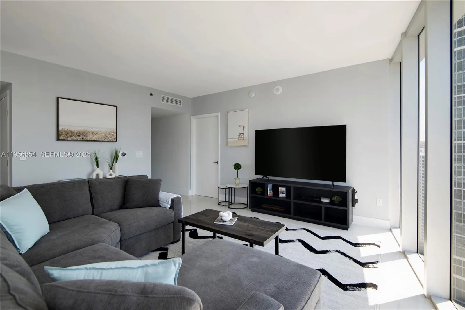 485 Brickell Ave # 3208, Miami, FL 33131 photo 3