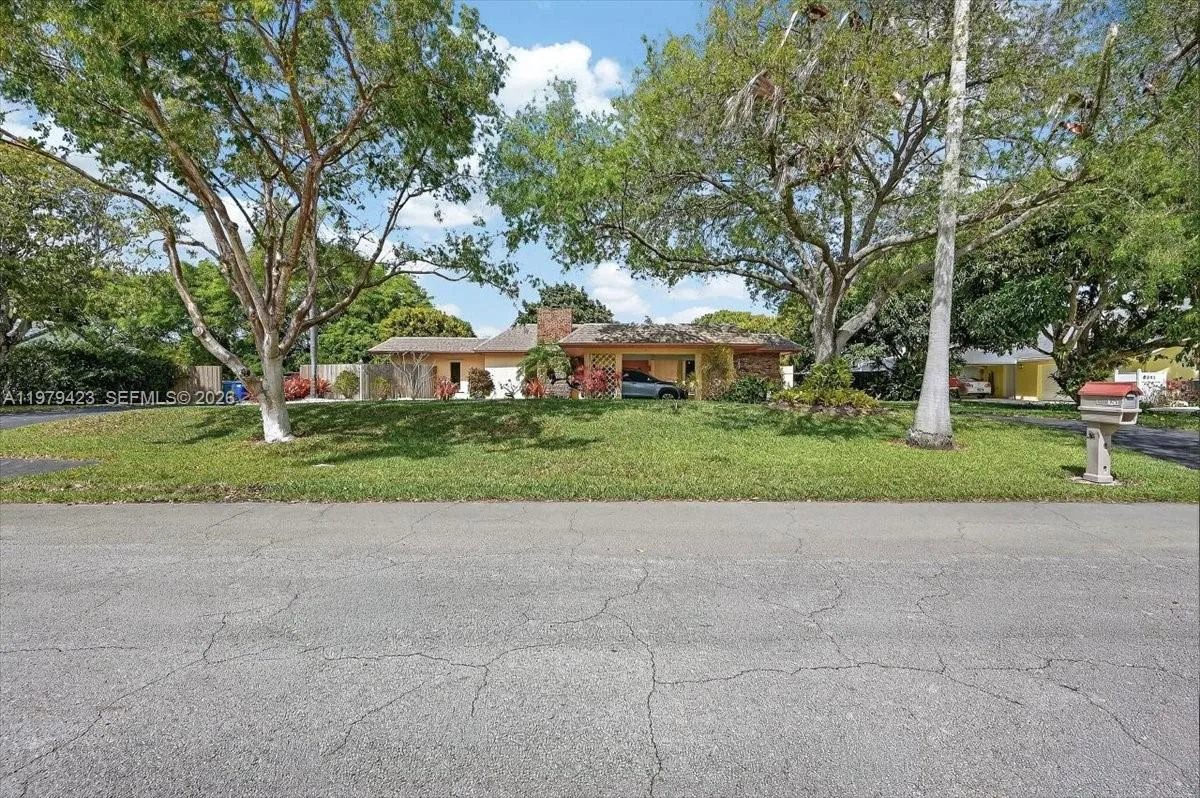 8261 SW 186th St, Cutler Bay, FL 33157 photo 2
