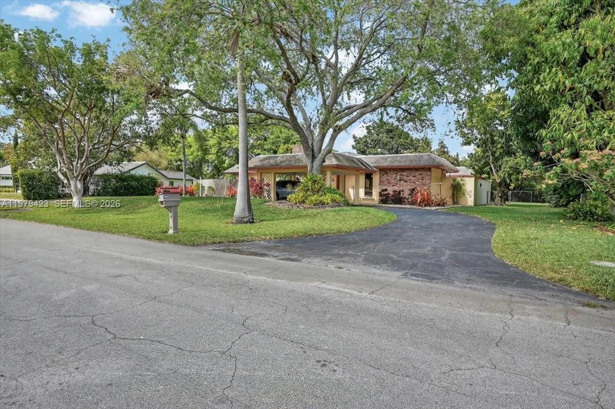 8261 SW 186th St, Cutler Bay, FL 33157 photo 3