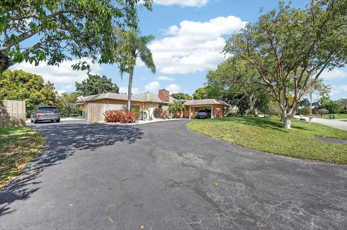 8261 SW 186th St, Cutler Bay, FL 33157 photo 4