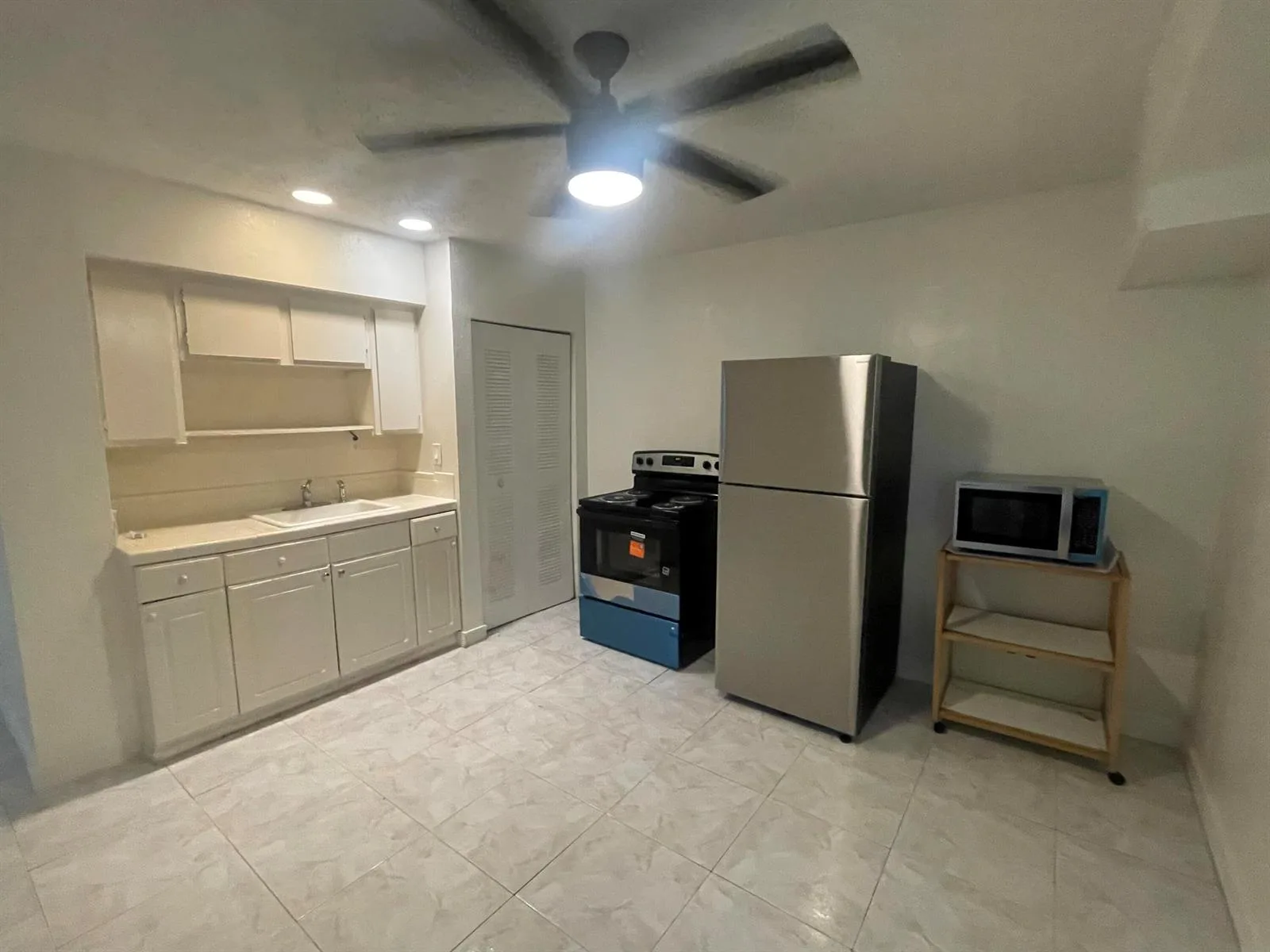 2819 POLK Street # B, Hollywood, FL 33020 photo 3