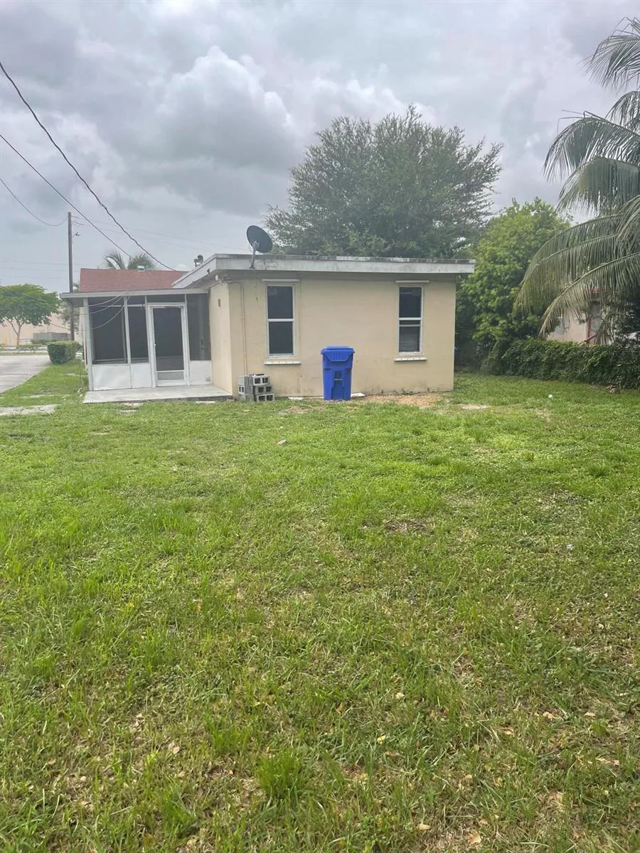 2819 POLK Street # B, Hollywood, FL 33020 photo 5