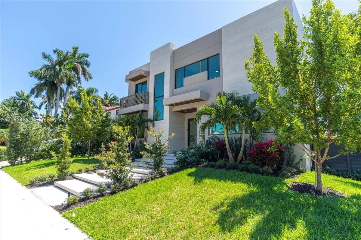 1380 Hollywood Blvd, Hollywood, FL 33019 photo 2