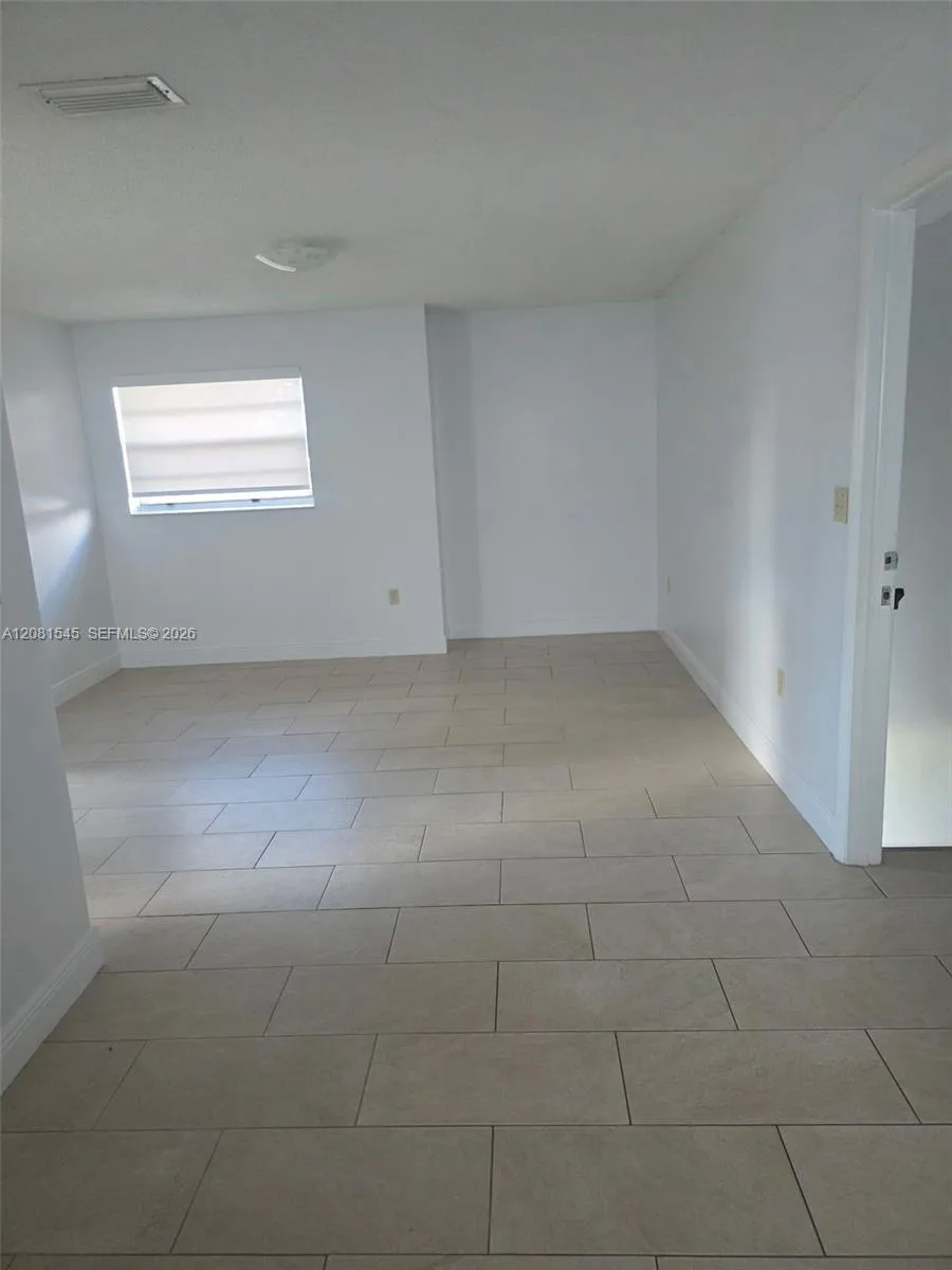 1575 NW 1st St # 3, Miami, FL 33125