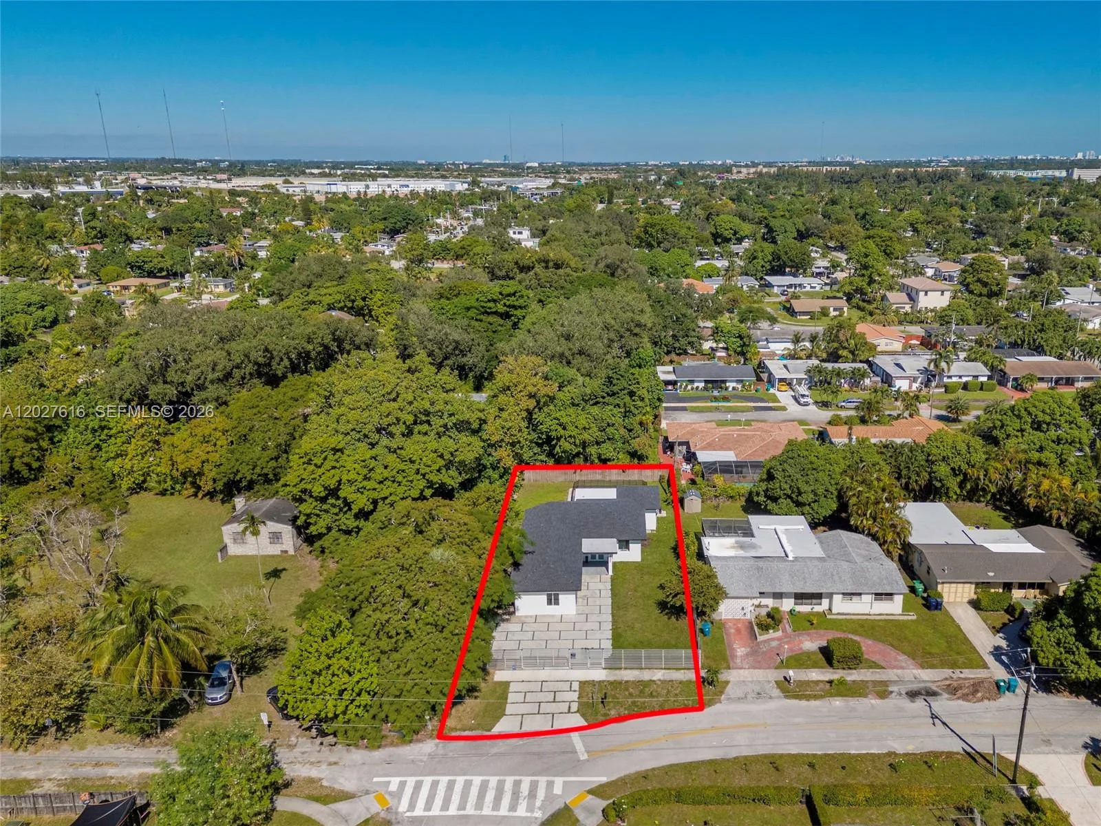 651 NE 172nd St, Miami, FL 33162 photo 3