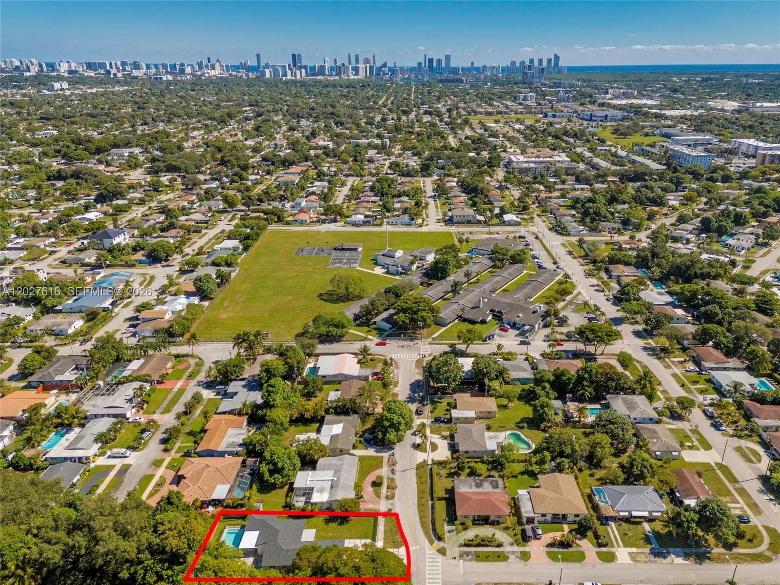 651 NE 172nd St, Miami, FL 33162 photo 5