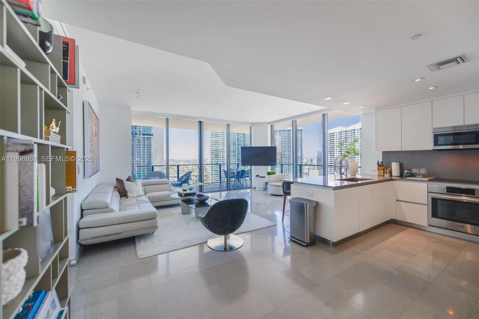 68 SE 6th St # 2312, Miami, FL 33131
