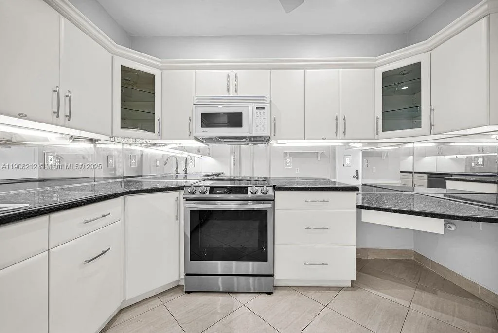 4020 N Hills Dr # 2, Hollywood, FL 33021 photo 3