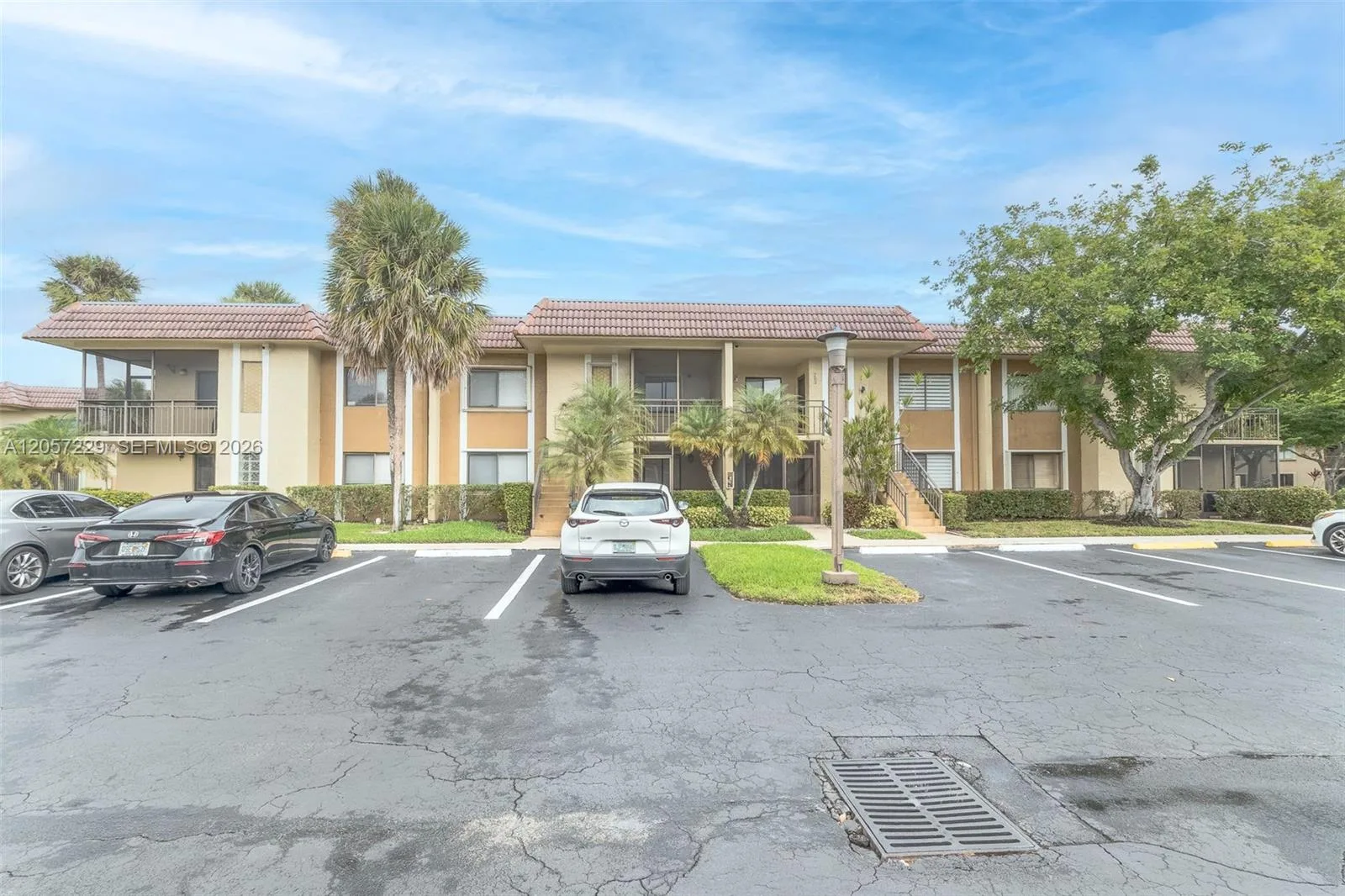 325 Lakeview Dr # 102, Weston, FL 33326 photo 2