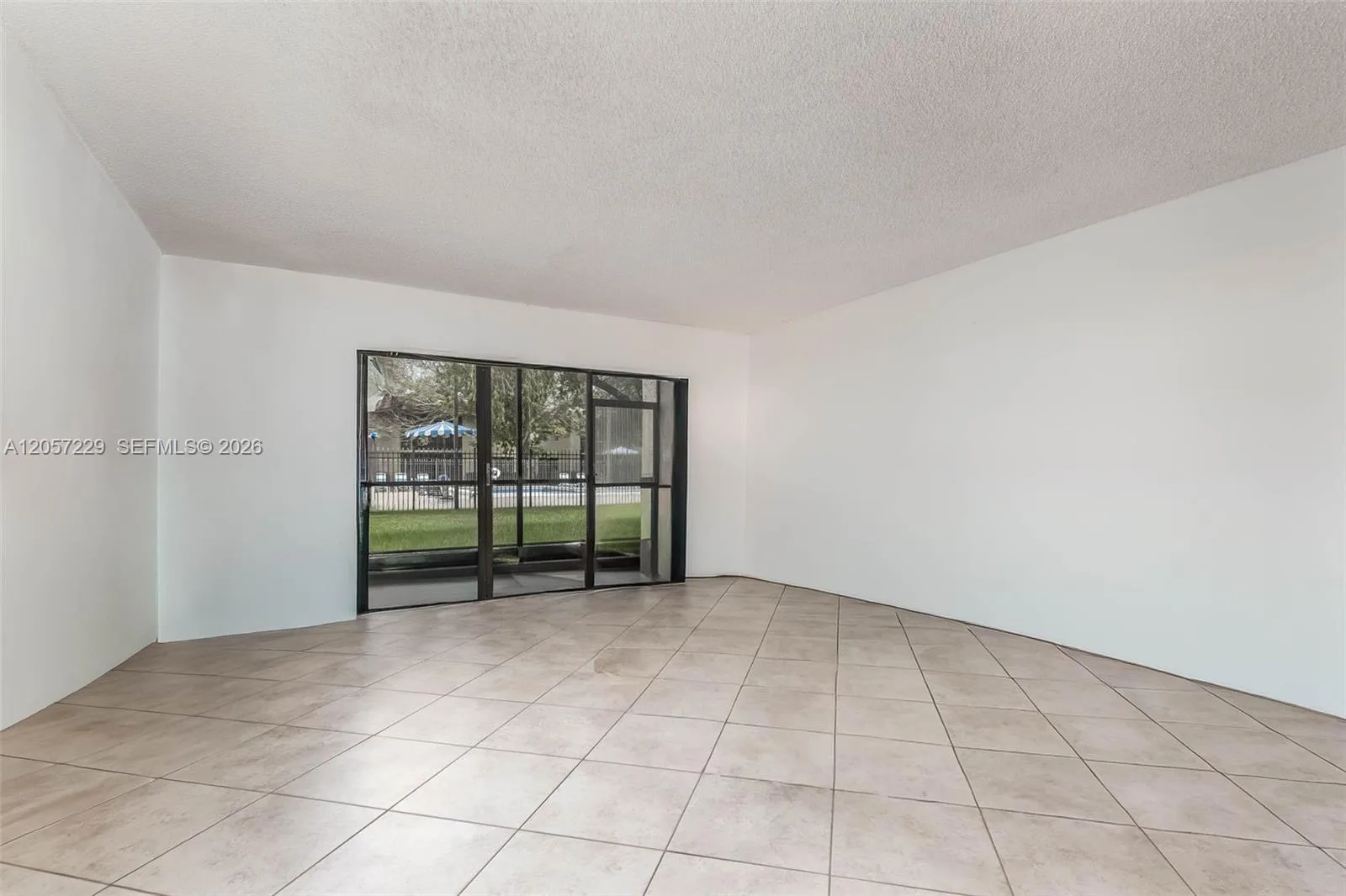 325 Lakeview Dr # 102, Weston, FL 33326 photo 5