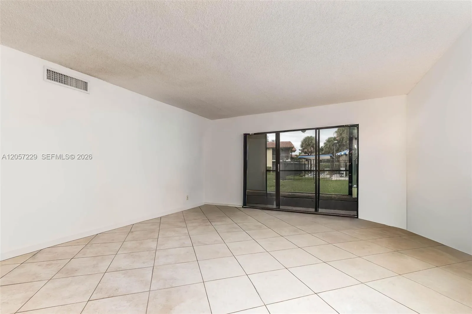325 Lakeview Dr # 102, Weston, FL 33326 photo 6