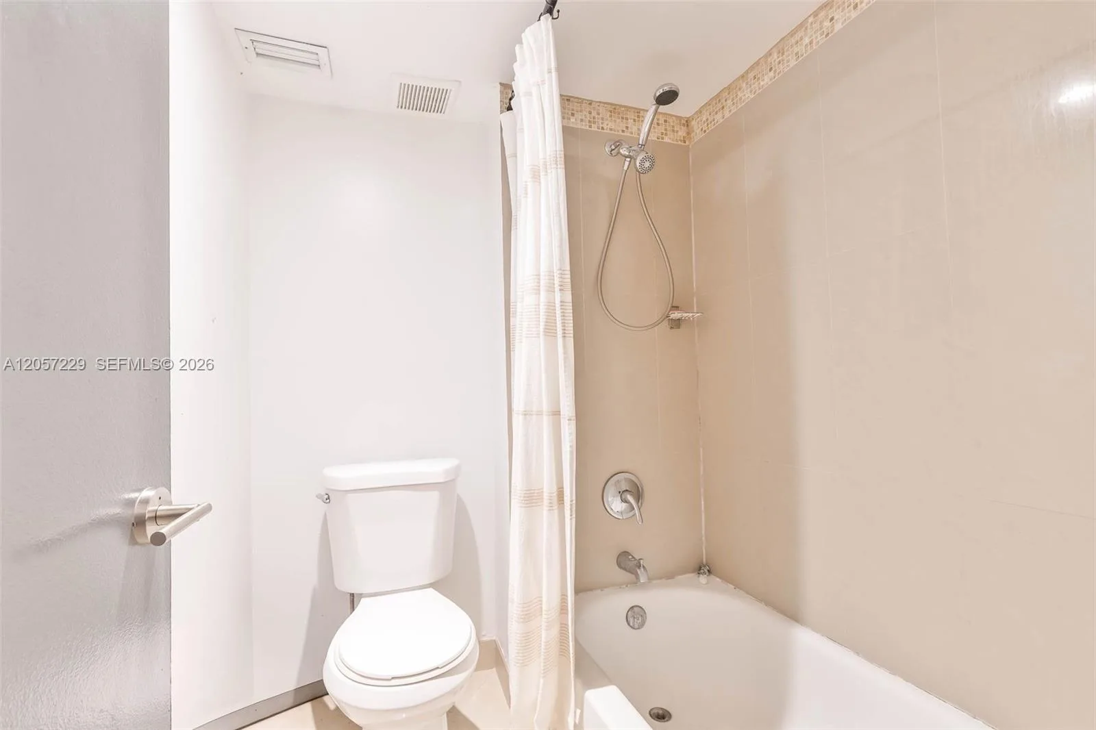 325 Lakeview Dr # 102, Weston, FL 33326 photo 9
