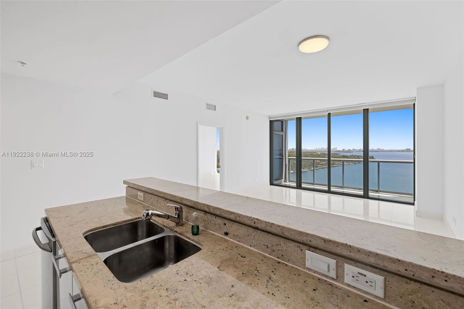 601 NE 36th St # 1511, Miami, FL 33137 photo 10