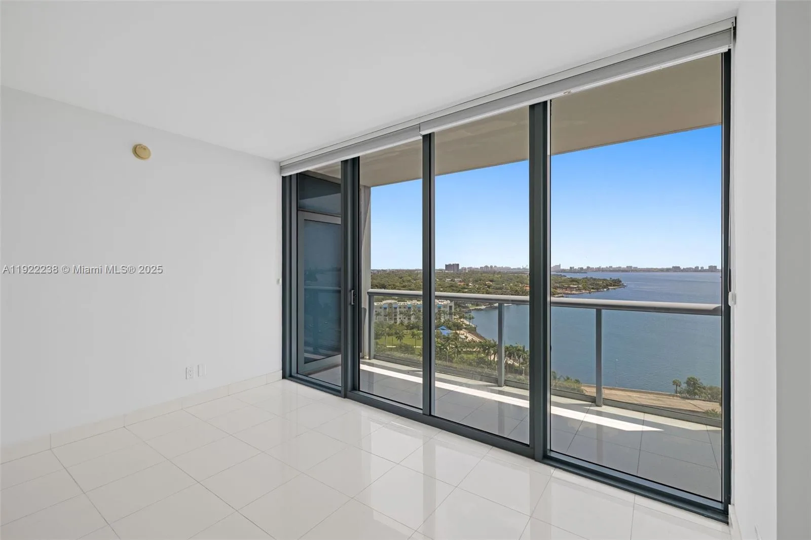 601 NE 36th St # 1511, Miami, FL 33137 photo 3