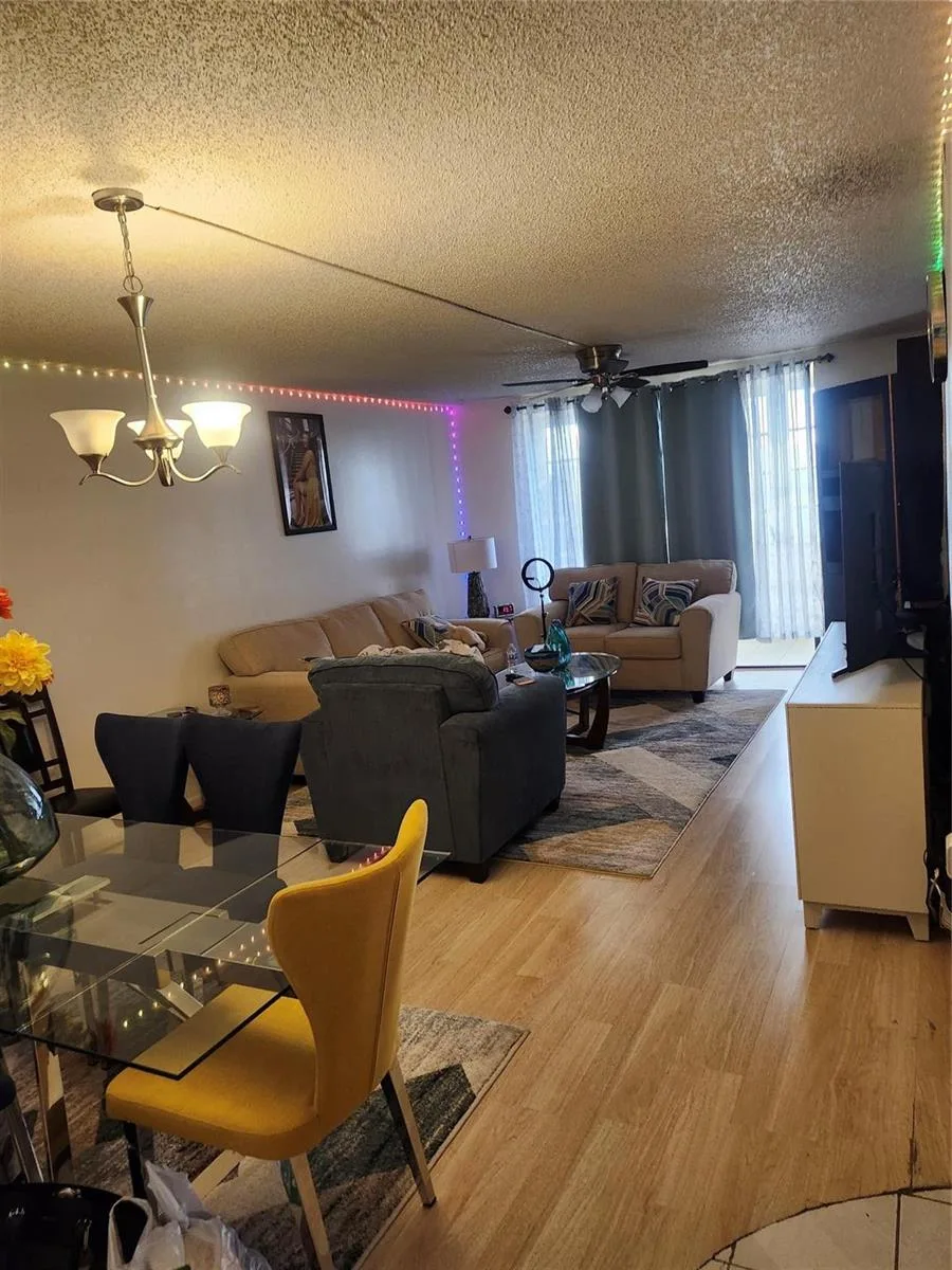 2840 Somerset Drive # 404 M, Lauderdale Lakes, FL 33311