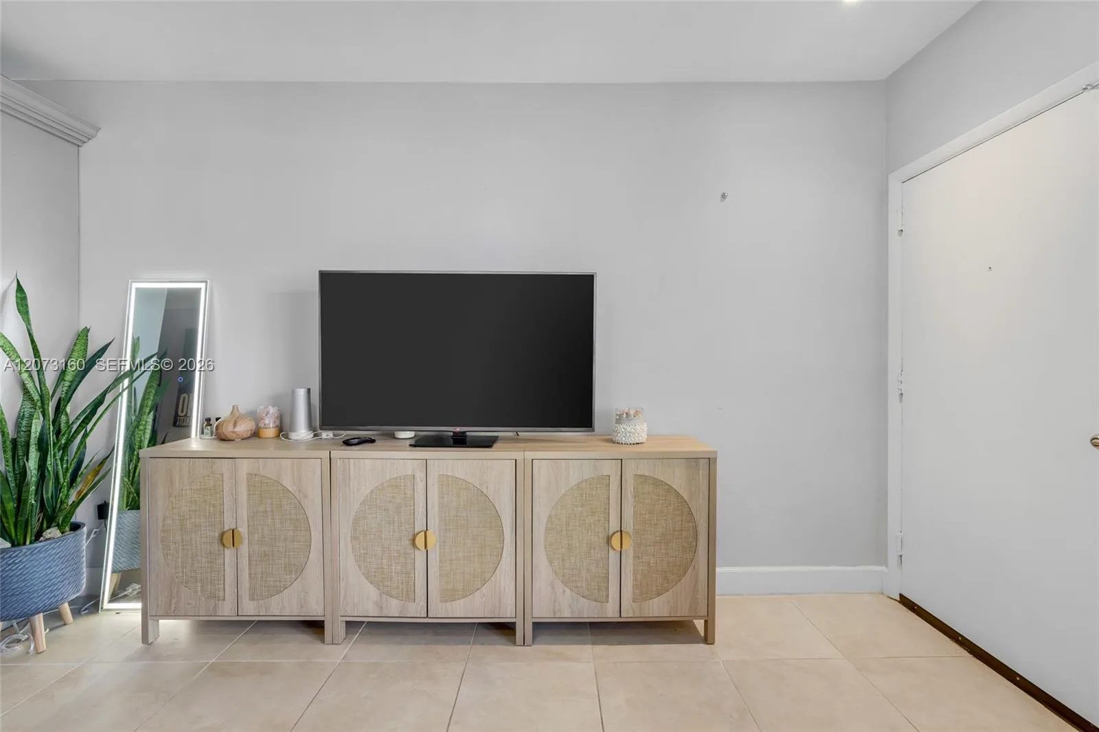 2445 Lake Pancoast Dr # 4, Miami Beach, FL 33140 photo 13