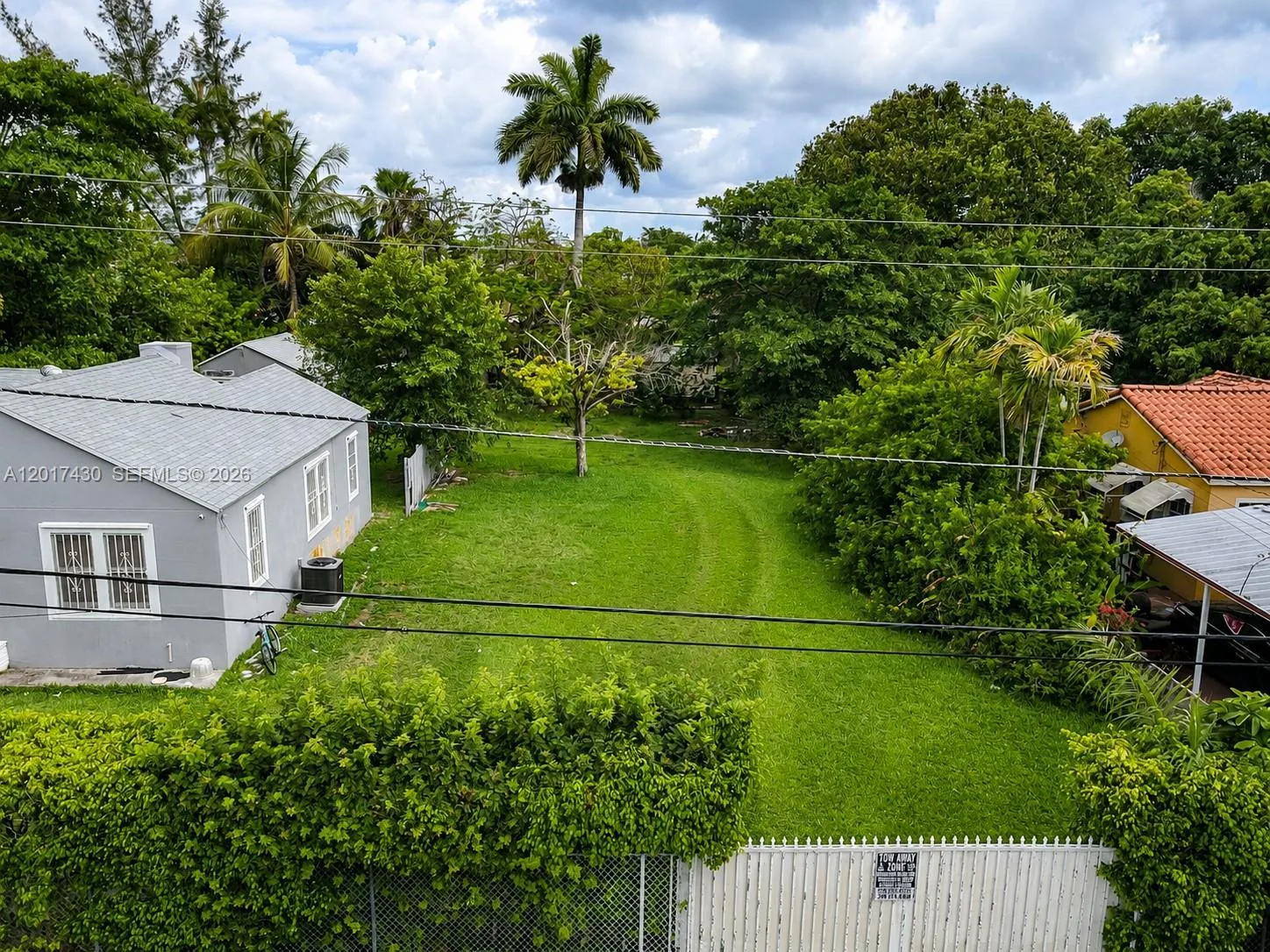26 St 1555 NW 26 St, Miami, FL 33142