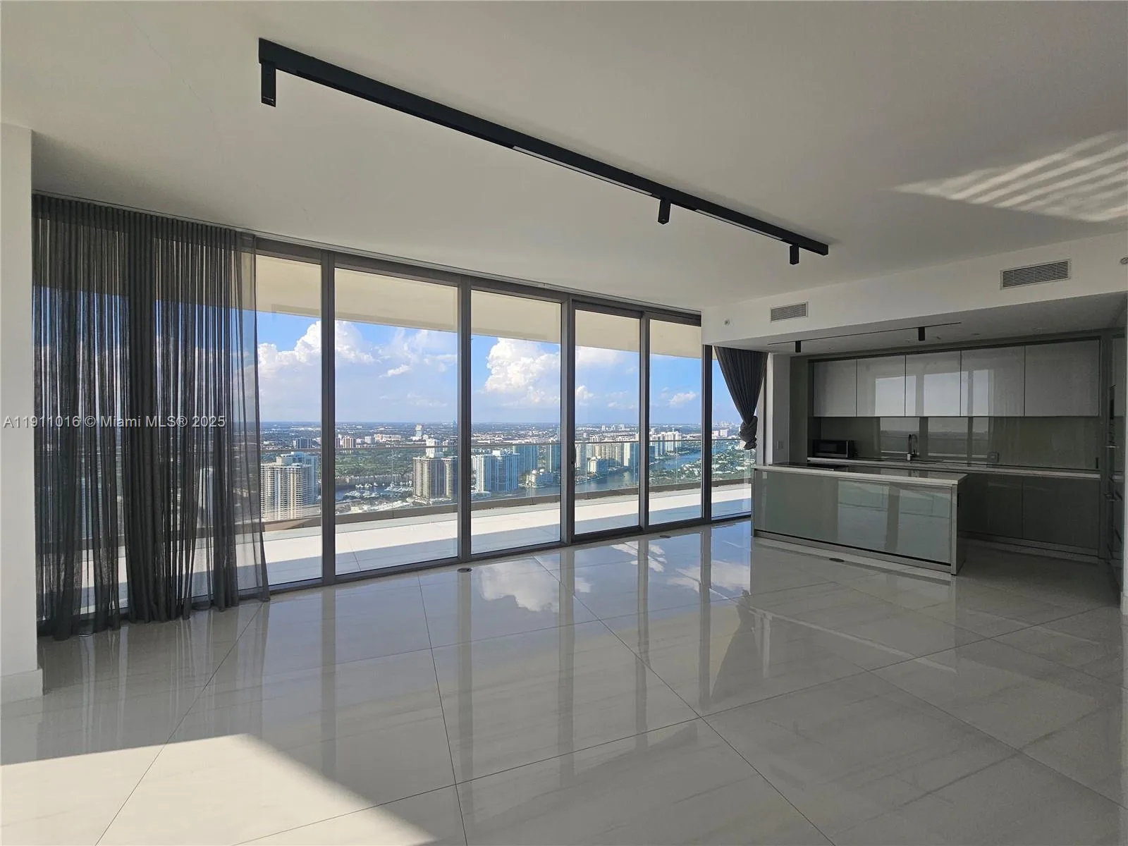 18975 Collins Ave # 4605, Sunny Isles Beach, FL 33160 photo 10
