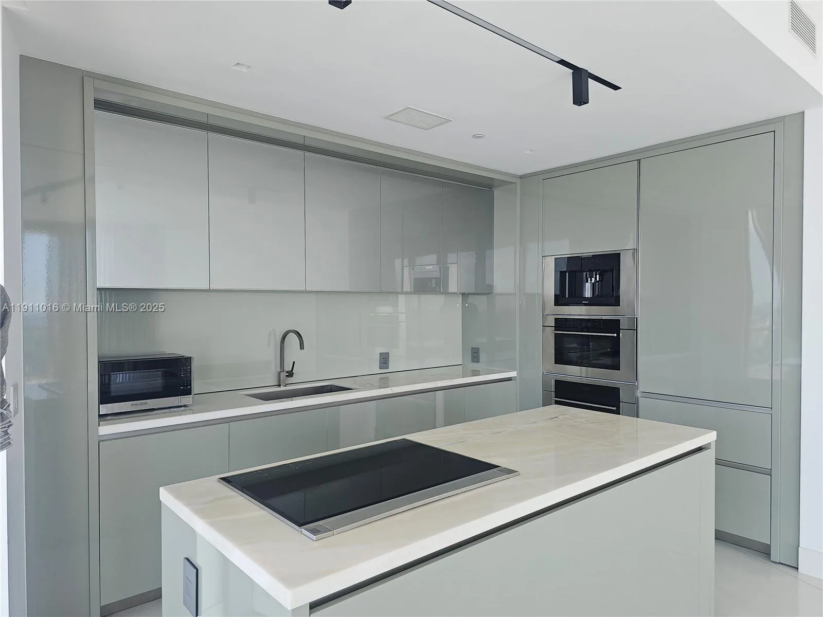 18975 Collins Ave # 4605, Sunny Isles Beach, FL 33160 photo 12