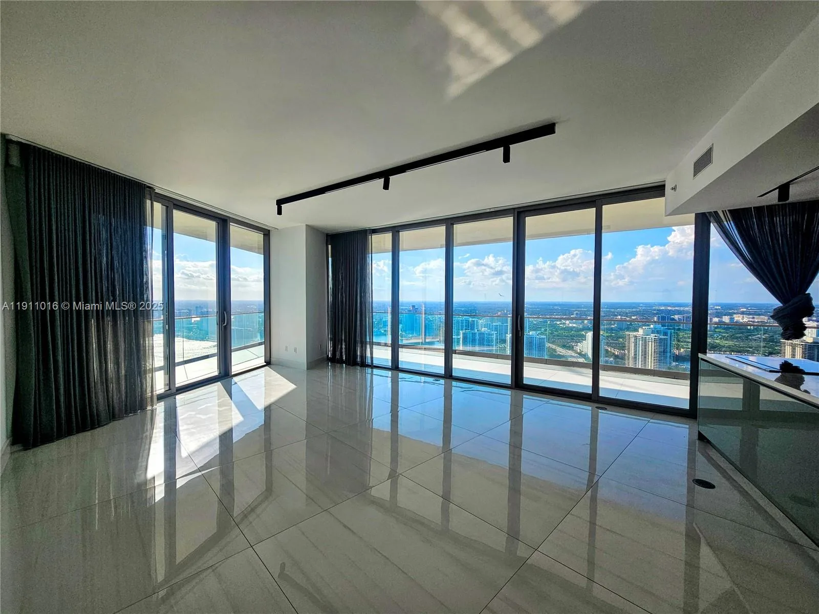 18975 Collins Ave # 4605, Sunny Isles Beach, FL 33160 photo 13