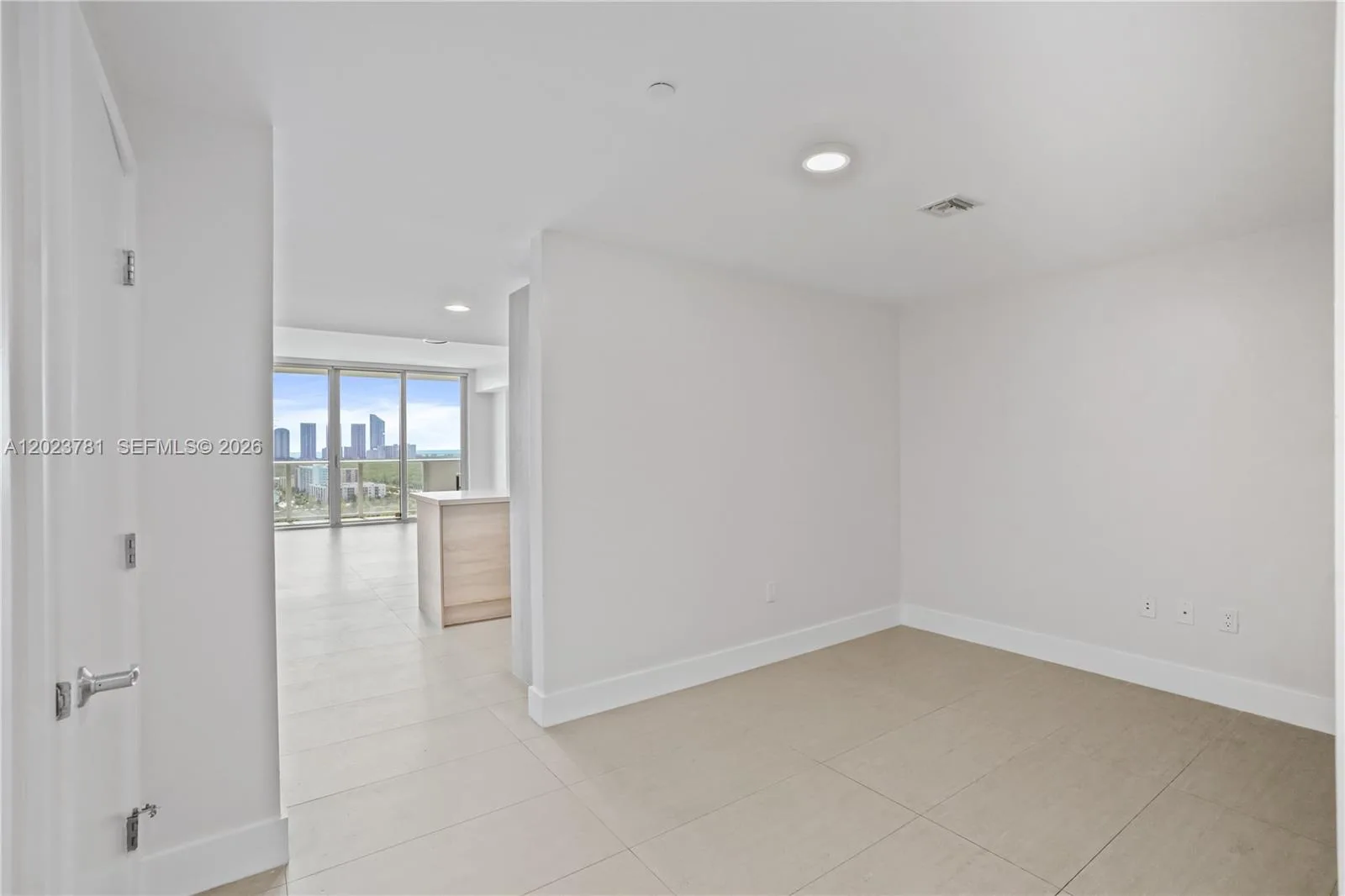 16385 Biscayne Blvd # 1919, North Miami Beach, FL 33160 photo 2