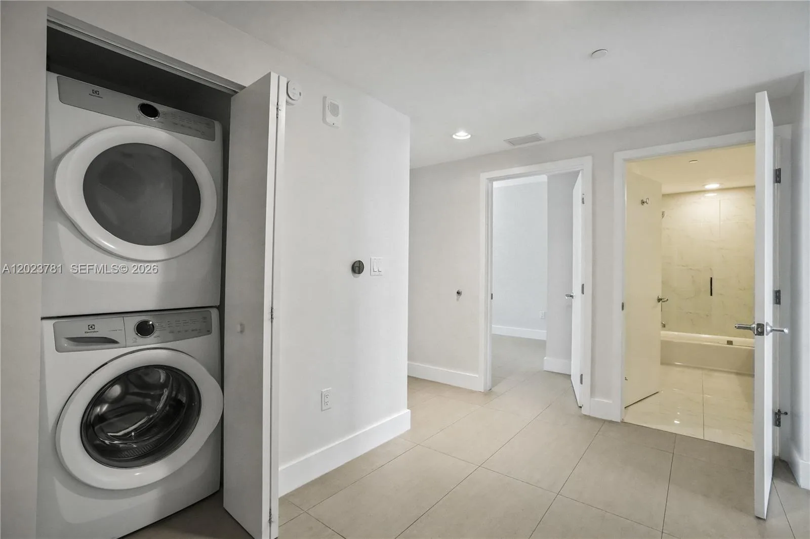 16385 Biscayne Blvd # 1919, North Miami Beach, FL 33160 photo 4