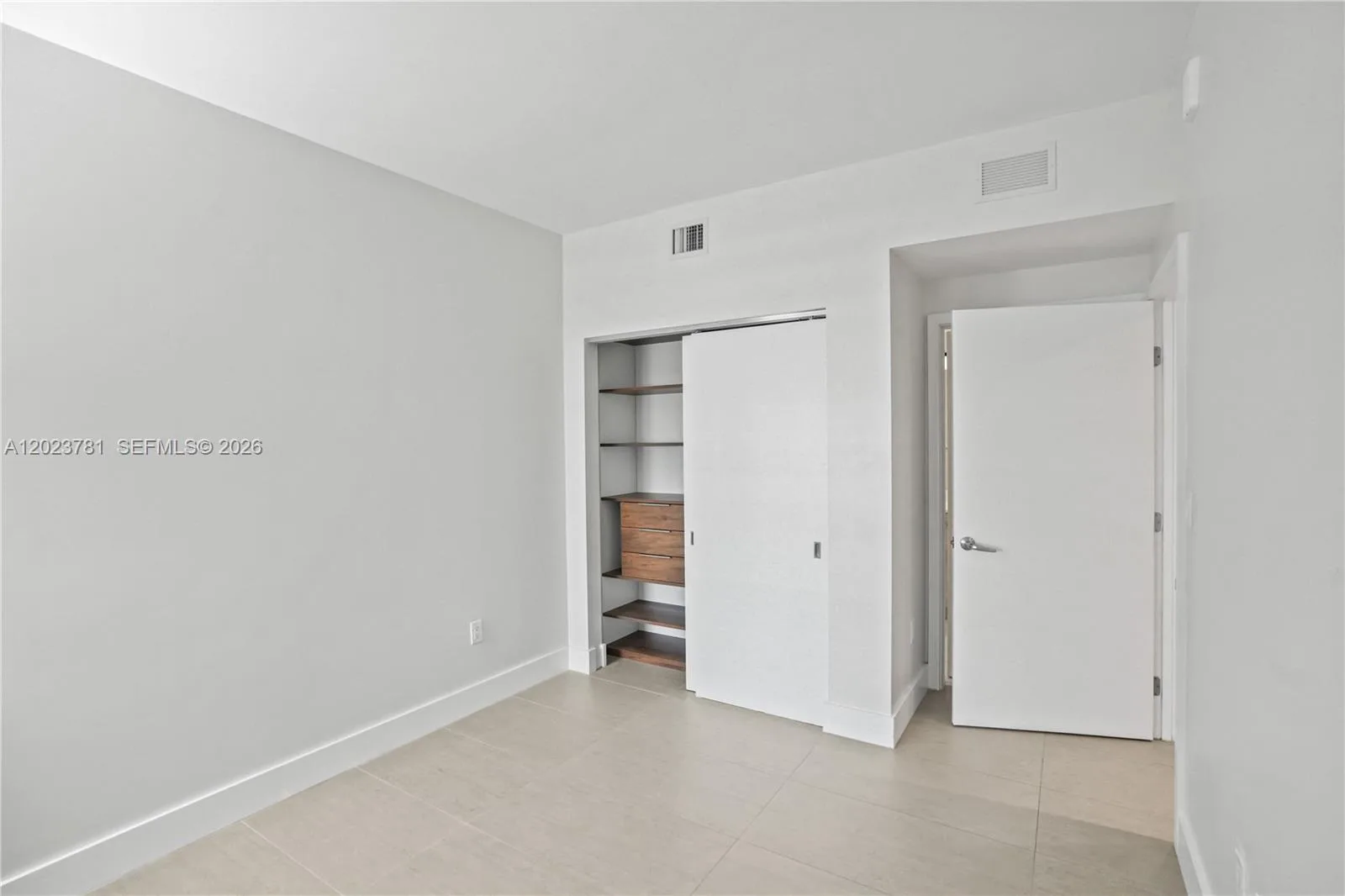 16385 Biscayne Blvd # 1919, North Miami Beach, FL 33160 photo 7