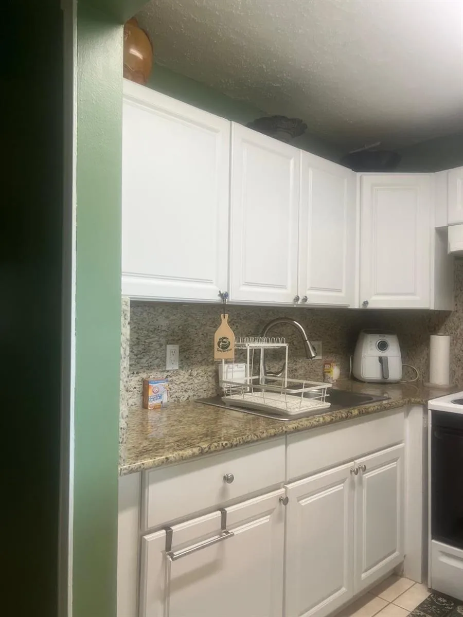 102 SHEFFIELD E # 102, West Palm Beach, FL 33417