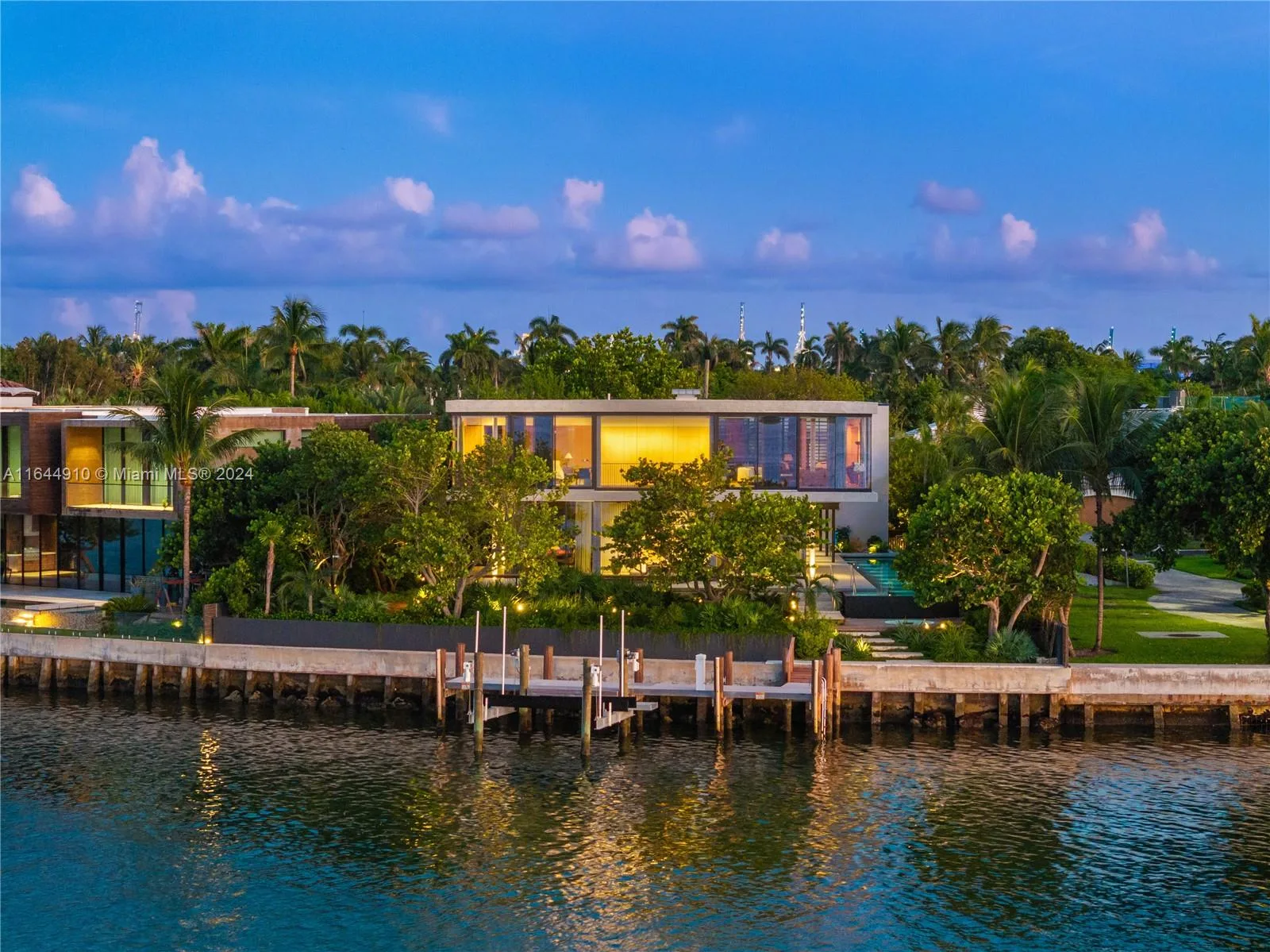 845 E Dilido Dr, Miami Beach, FL 33139 photo 2